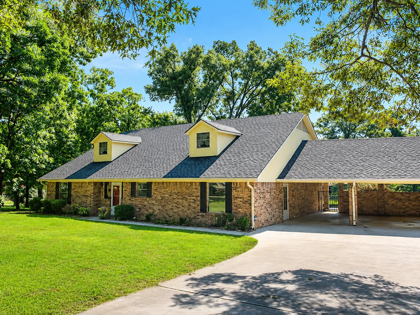 Roofing repair detail, Tyler TX
